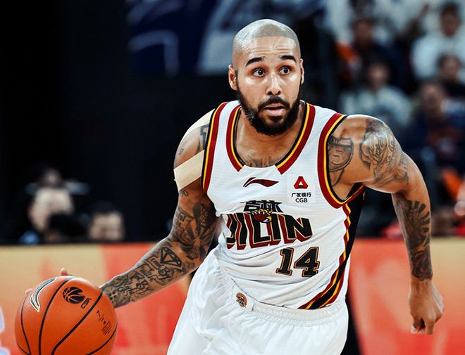 广厦逆转吉林塔克胡金秋爆发助球队两连胜