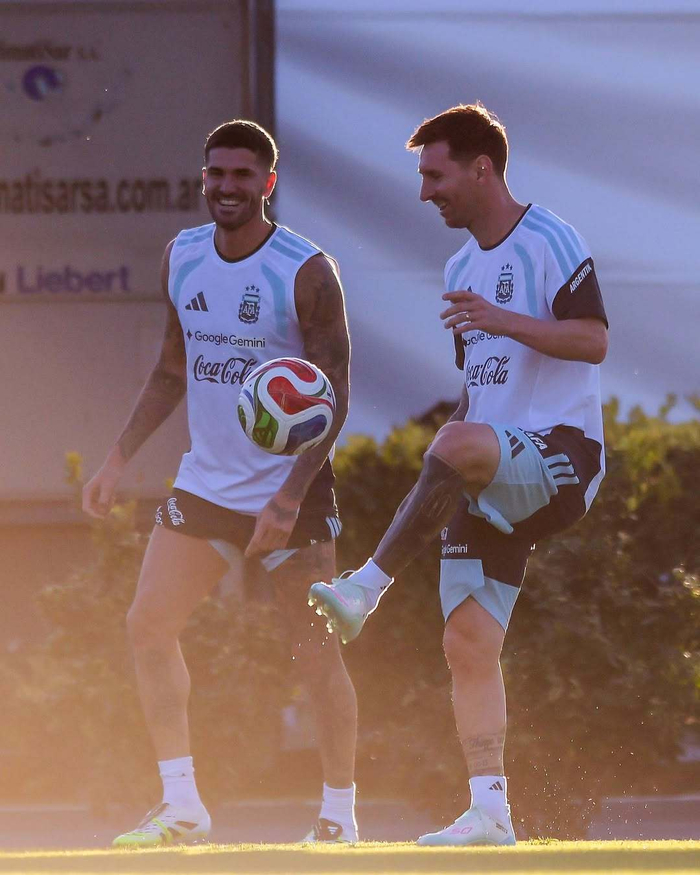 梅西正式加盟阿根廷国家队开启训练备战新征程