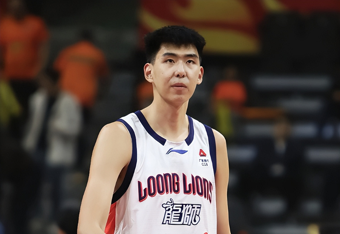 广州中锋徐昕获NBA试训邀请 西热力江：天赋与短