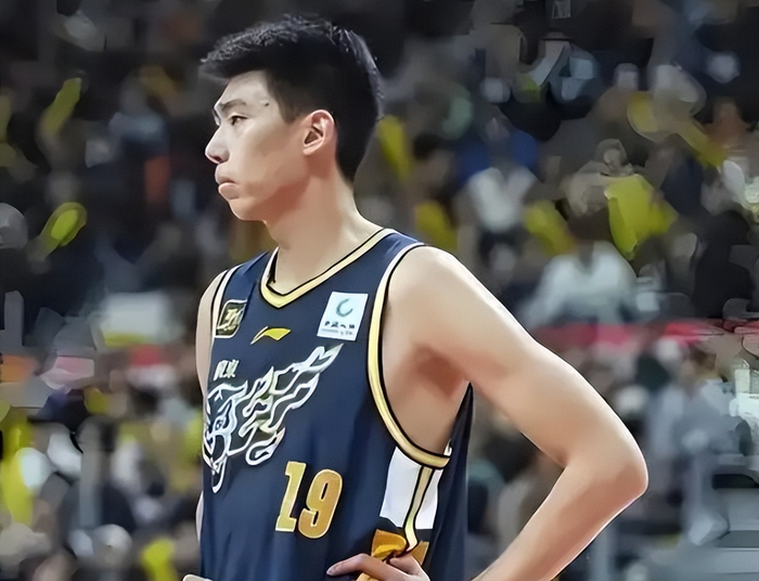 广州中锋徐昕获NBA试训邀请 西热力江：天赋与短