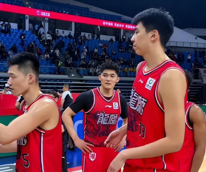 广州中锋徐昕获NBA试训邀请 西热力江：天赋与短