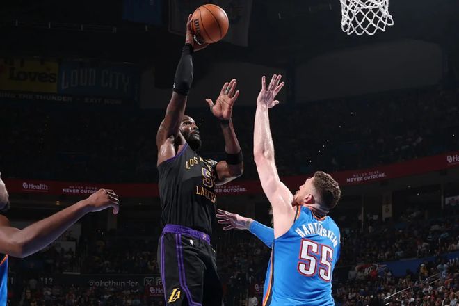 雷霆大胜湖人艾顿低迷成败关键